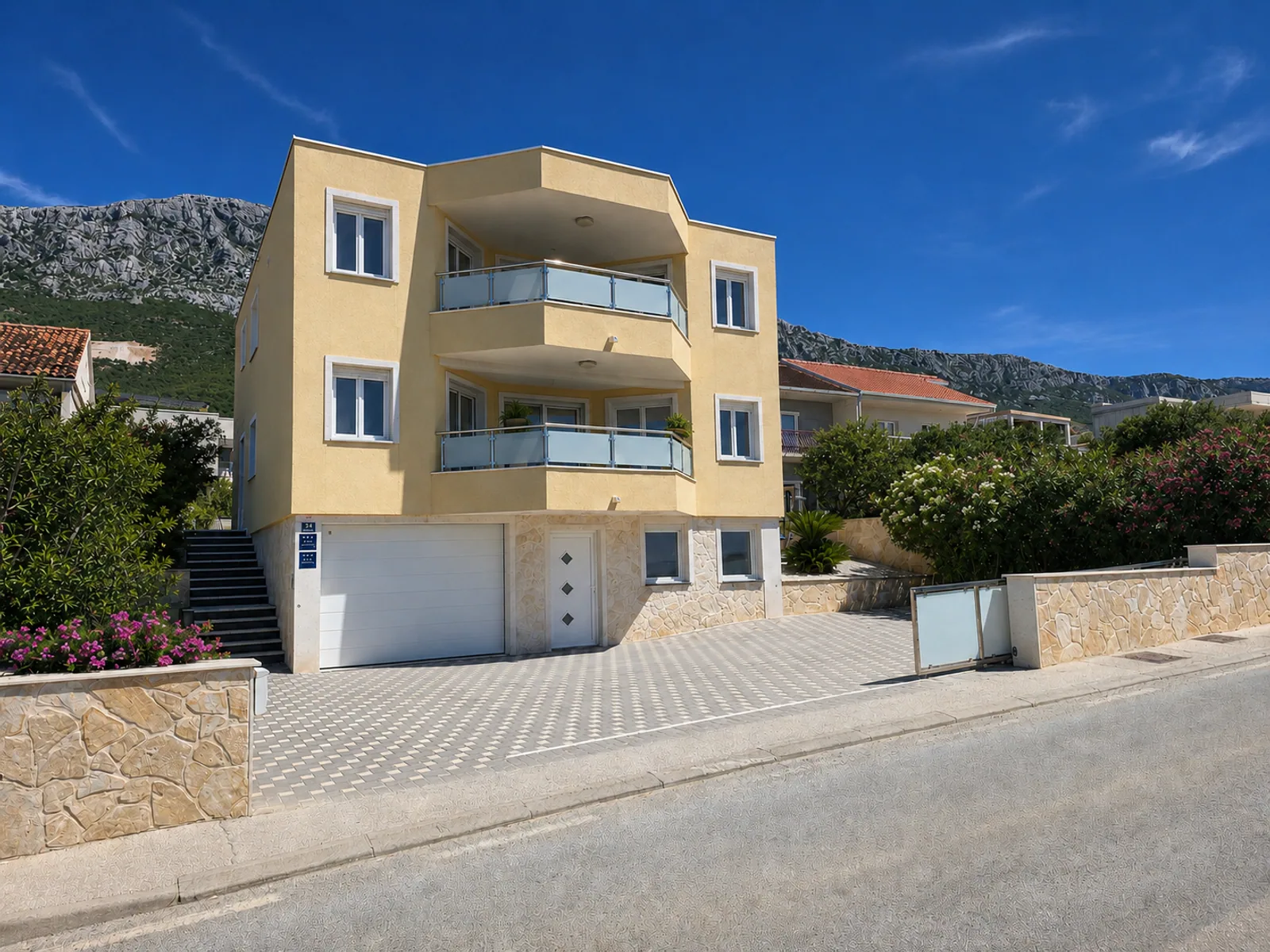 Vila i bazen – Fotografija 3