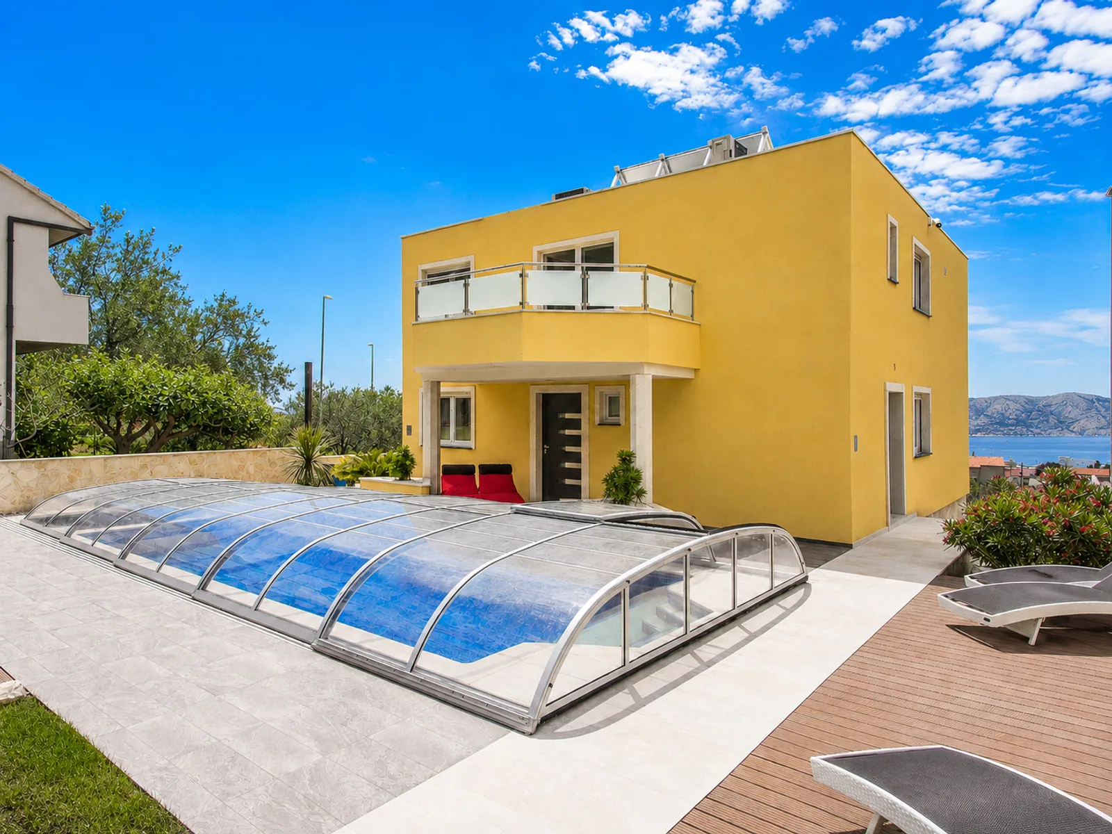 Vila i bazen